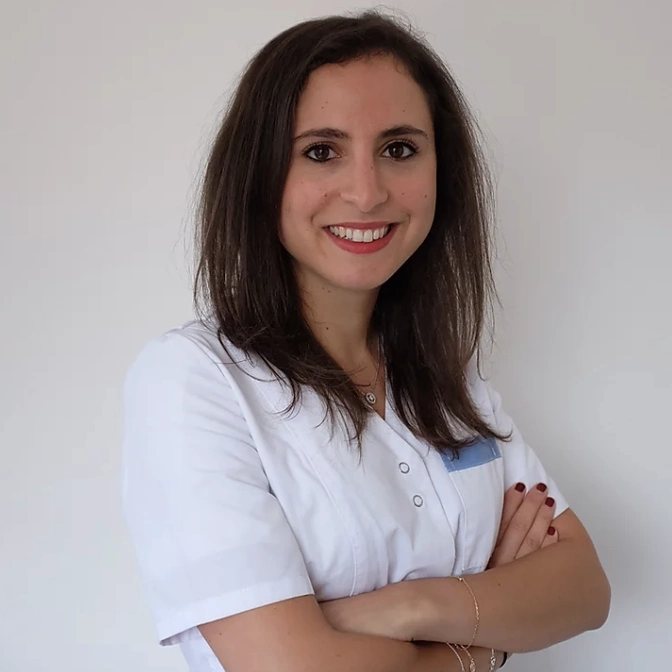 Dr Laura Sadone dentist French dentist in South Kensington